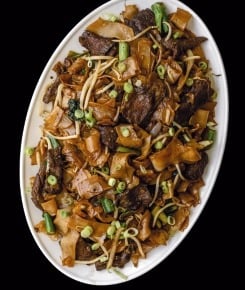 Mixed Noodles / Flat Rice Noodles